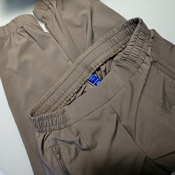 Old Navy Womens StretchTech Jogger Pants - Taupe - Picture 8 of 16